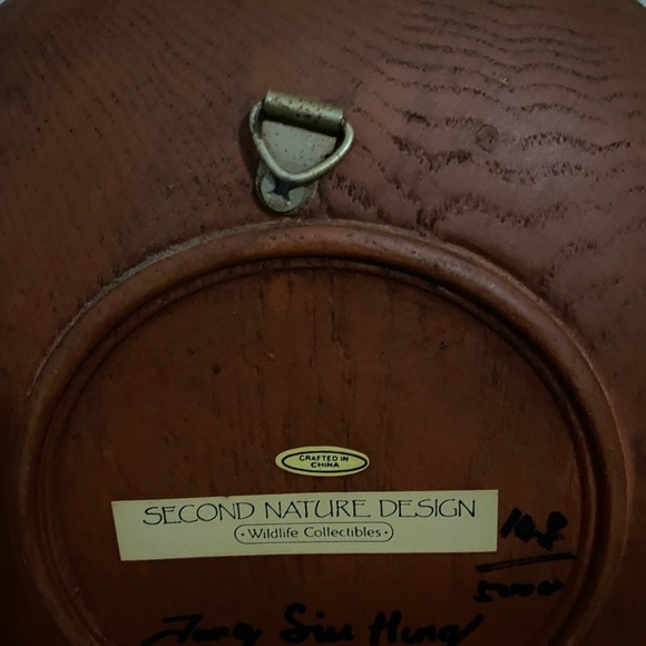 Second Nature Design Wildlife Collectibles Signed Hummingbird 3D Wall Plate 8.5” - Picture 11 of 12